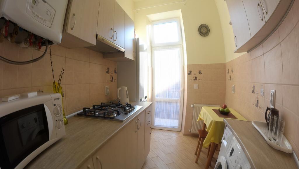 Apartment On Voloshyna Lviv Extérieur photo