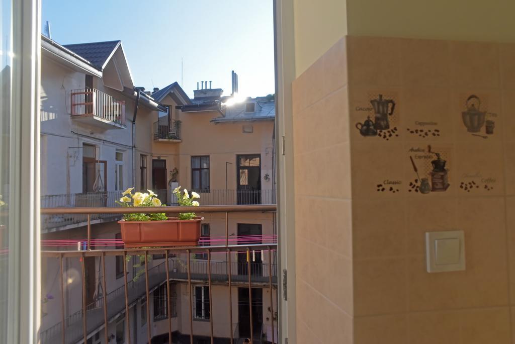 Apartment On Voloshyna Lviv Extérieur photo