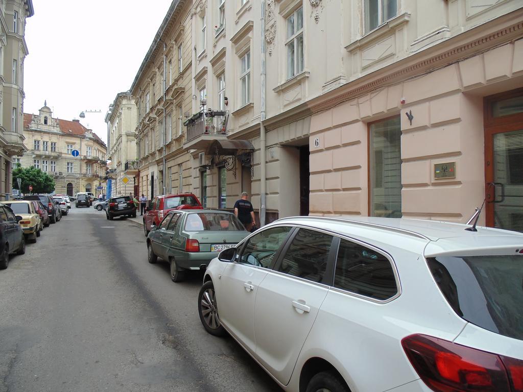 Apartment On Voloshyna Lviv Extérieur photo